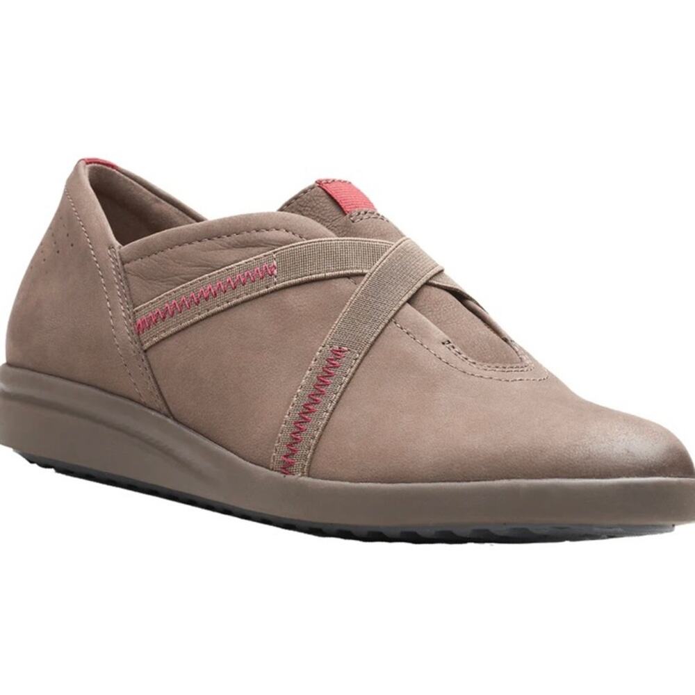 CLARK'S Tamzen Step. Taupe Nubuck. Size 11